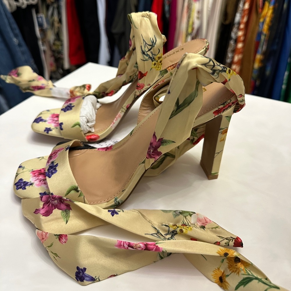 Brand new floral express heels